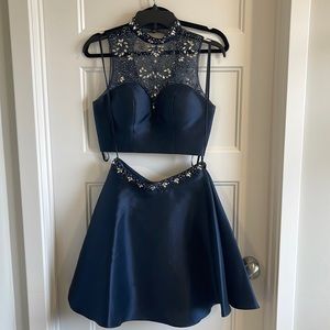 Beautiful 2 pc navy blue, jeweled dress for prom or homecoming. Size 3/4
